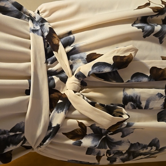 WEST KEI Floral Hi-Lo Dress in Ivory/Gray - Picture 8 of 11